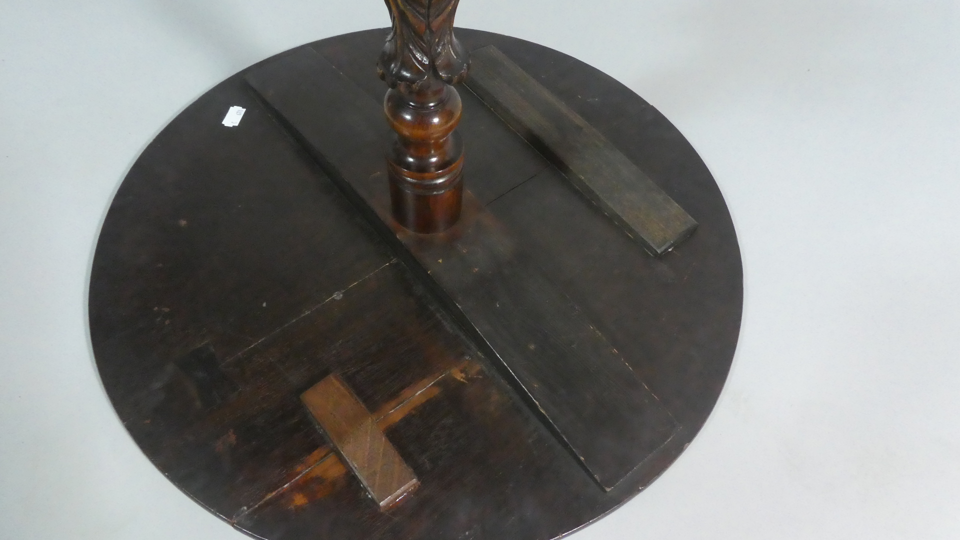 A Walnut Tripod Table, The Rosewood Crossbanded Top Inlaid with Marquetry Woods to Form Floral and - Image 4 of 5