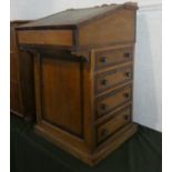 A Mid 20th Century Crossbanded Oak and Mahogany Davenport with Hinged Top having Leather Writing