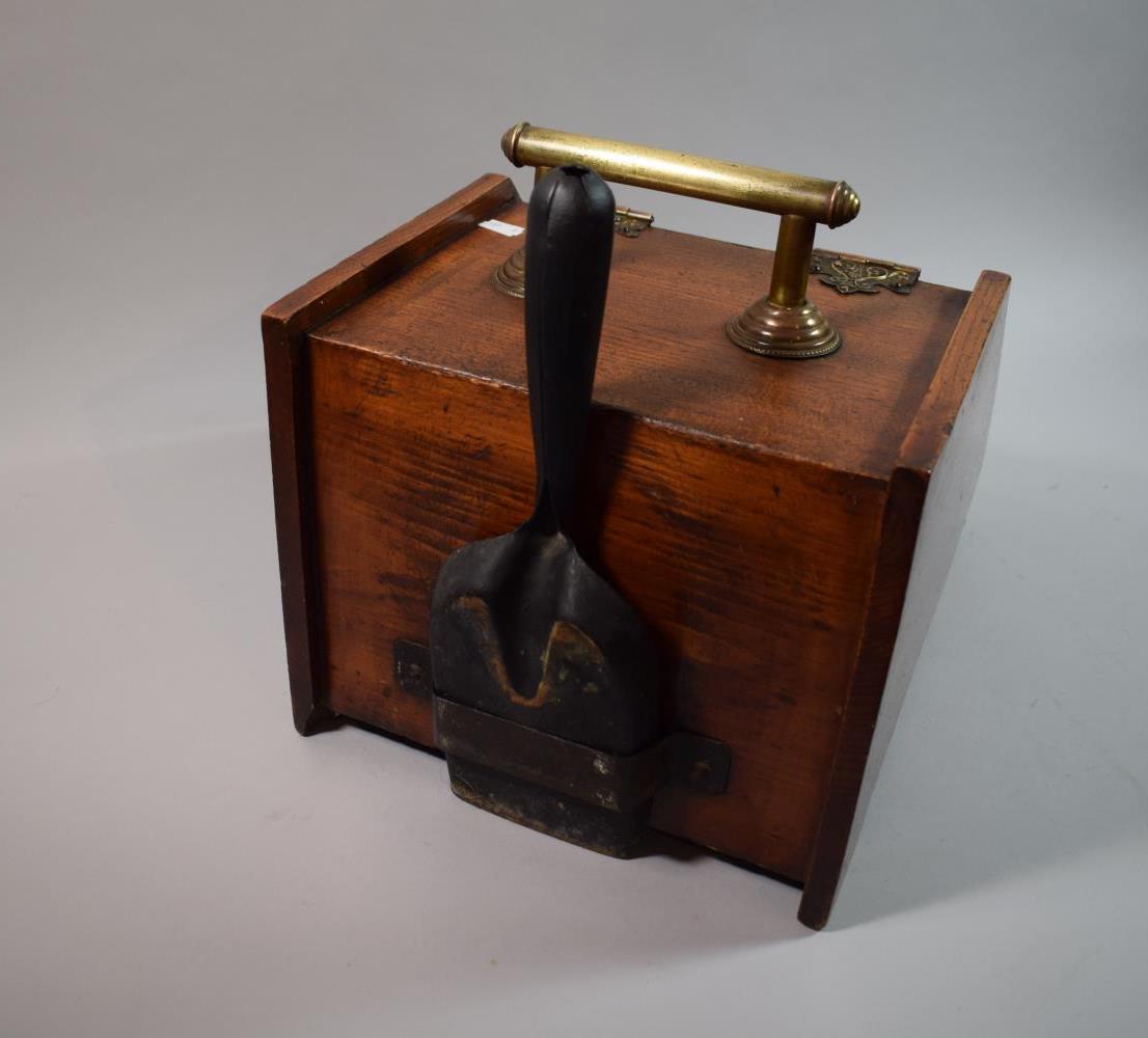 A Late Victorian Brass Mounted Oak Coal Scuttle with Replacement Shovel, Missing Metal Liner, 40cm - Image 3 of 3