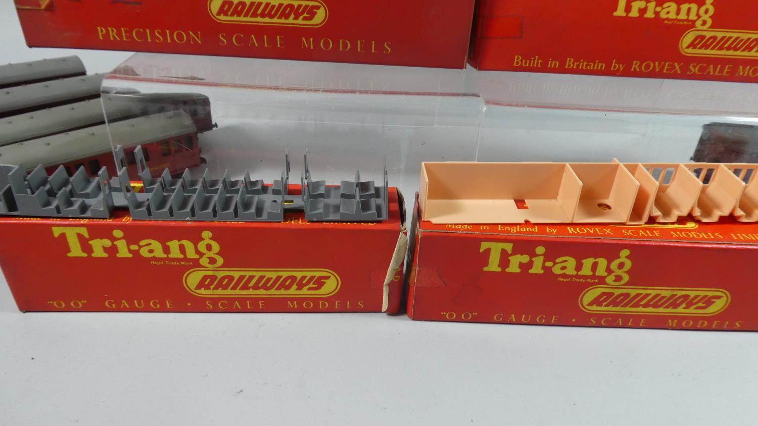 A Collection of Boxed Triang and Hornby Coaches R746, R328, R120 together with Three Boxed Seat - Image 3 of 4