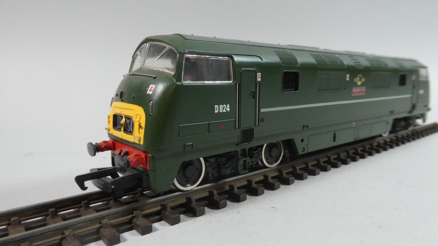 A Boxed Mainline OO Gauge Warship Class BO-BO Diesel Hydraulic Locomotive B.R Green, Cat Number 37- - Image 2 of 2