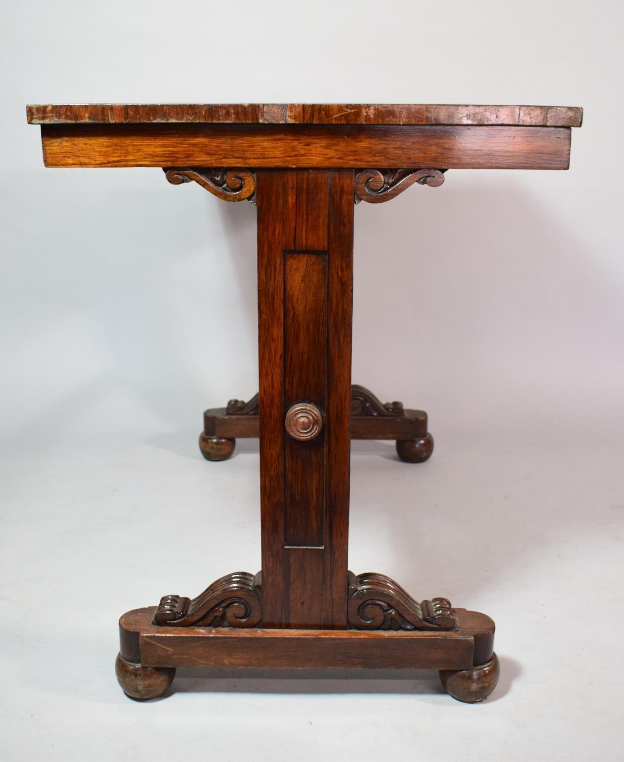 A Regency Rosewood Library Table with Tooled Leather Top. 91x60x74cms - Image 5 of 5