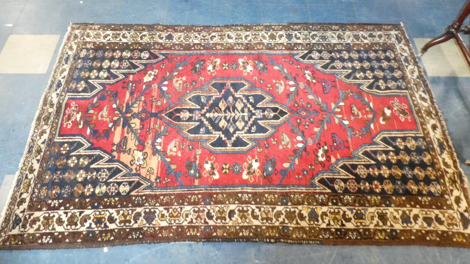 A Persian Hand Made Mazleghan Rug. 203x130