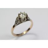 A Vintage 9ct Yellow Gold and Platinum Diamond Solitaire Ring