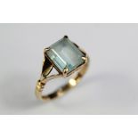 A 9ct Aquamarine Ring