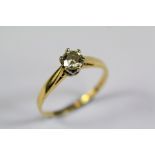 A Ladies 18ct Yellow Gold Diamond Solitaire Ring