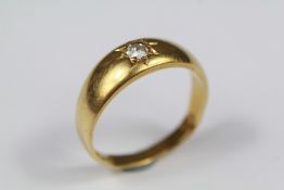 A Gentleman 18ct Gold Diamond Solitaire Ring