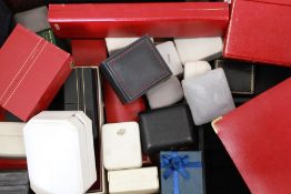 A Quantity of 30+ Jewellery Boxes