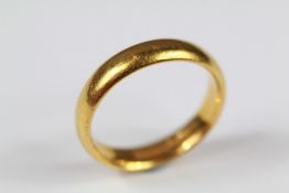 22 ct Gold Wedding Band