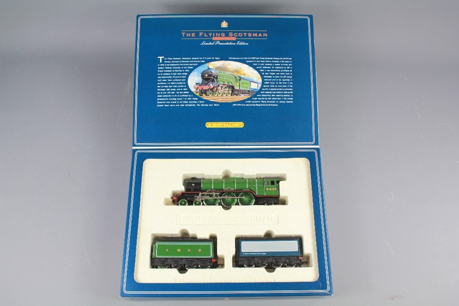 Hornby Railway The Flying Scotsman Limited Edition Presentation Set - Image 2 of 3