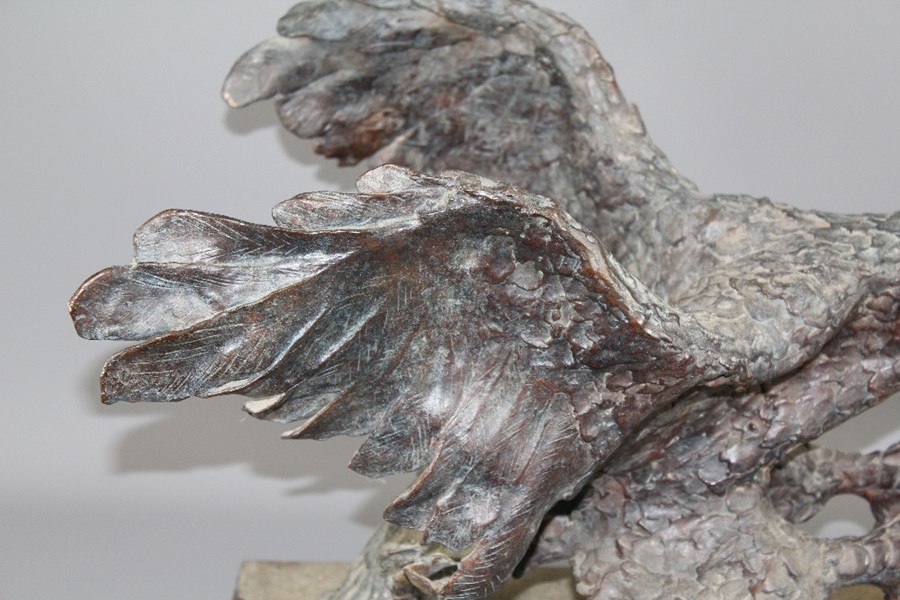 An Impressive Bronze Eagle Sculptue - Image 2 of 7