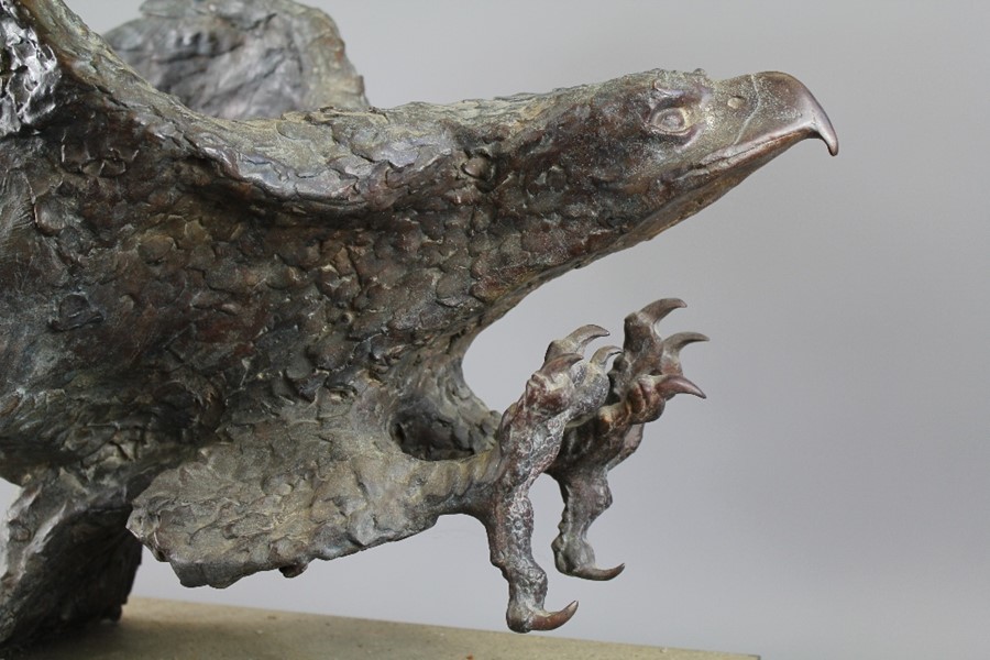 An Impressive Bronze Eagle Sculptue - Image 4 of 7