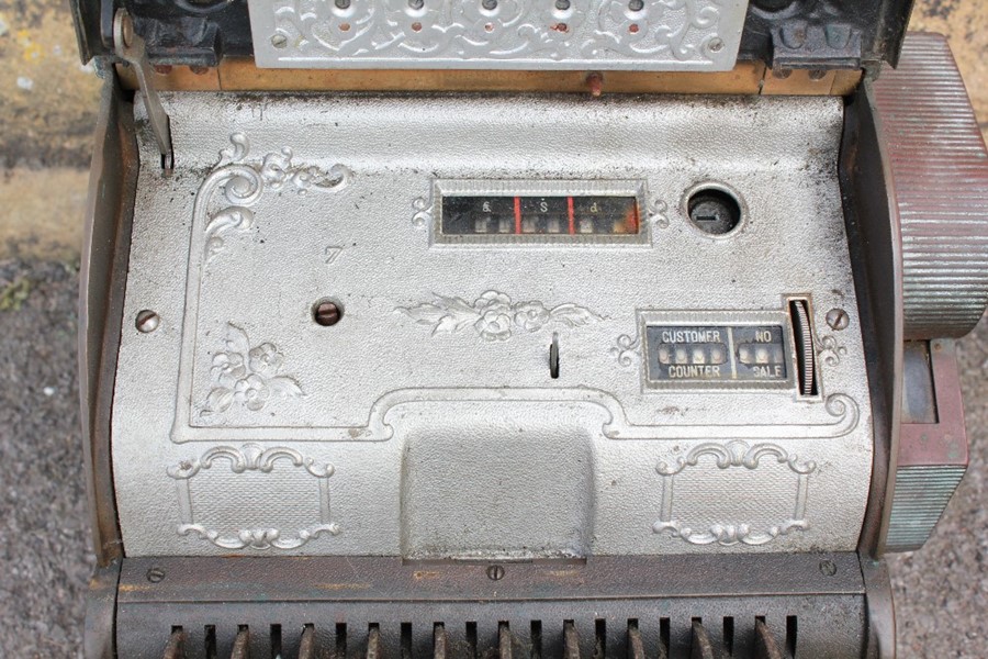 A Late Victorian Brass 'National' Cash Register - Image 5 of 9