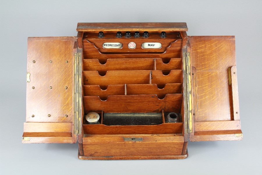 An Edwardian Oak Stationary Box - Image 2 of 2