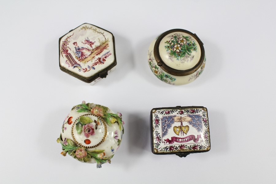 An 18th Century French Enamel Pill/Patch Box