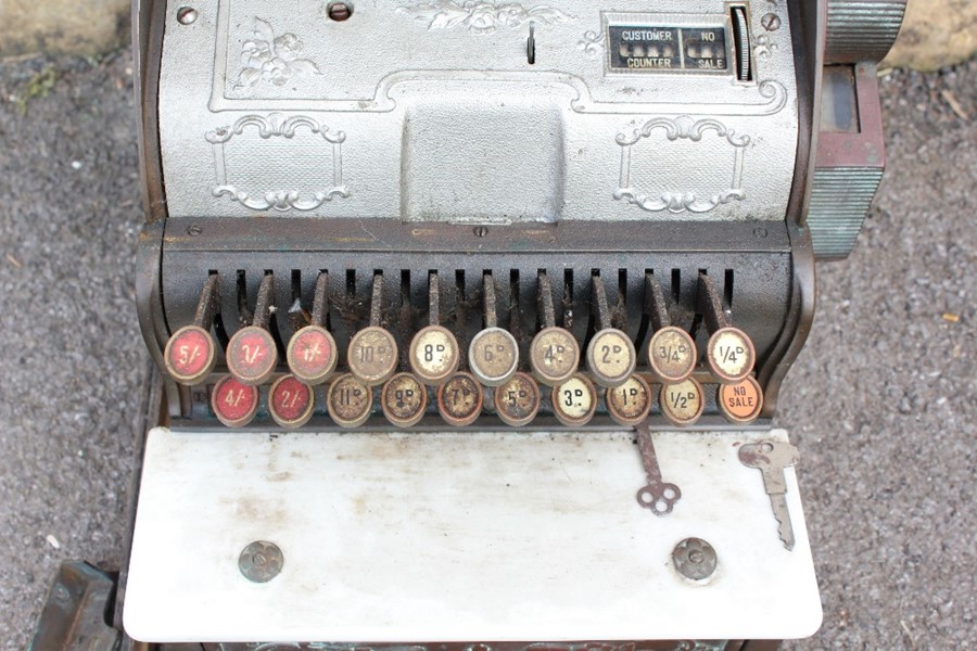 A Late Victorian Brass 'National' Cash Register - Image 7 of 9