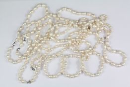 A Quantity of White Fresh Water Pearl Necklaces