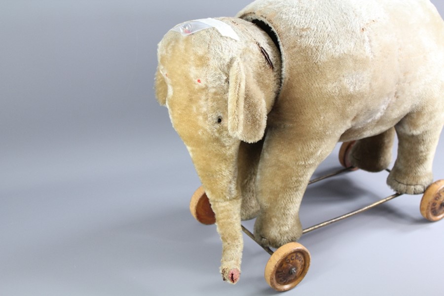 A Vintage Schuco Yes/No Mechanical Elephant - Image 2 of 2