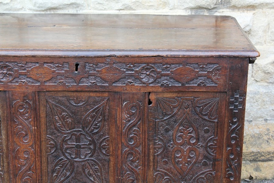 A Heavy Antique Oak Coffer - Image 2 of 4