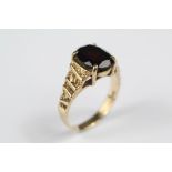 A Vintage 9ct Gold and Garnet Ring