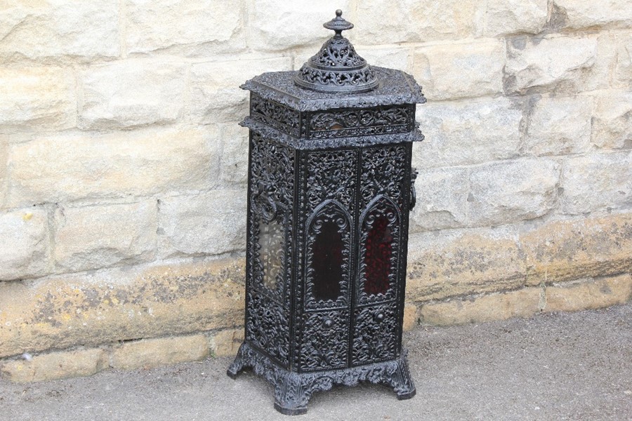 A Late Victorian Cast Iron Conservatory Heater - Image 3 of 3