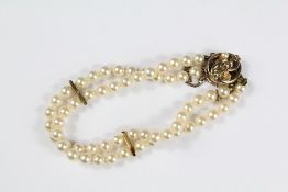 A Lady's Pearl Bracelet