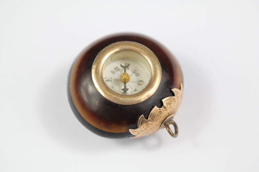 A Late Victorian 9ct Gold Mounted Nut Compass - Image 2 of 2