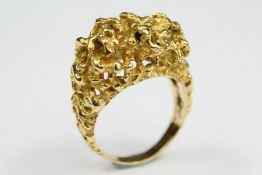 An 18ct Gold Post-War Modernist Ring