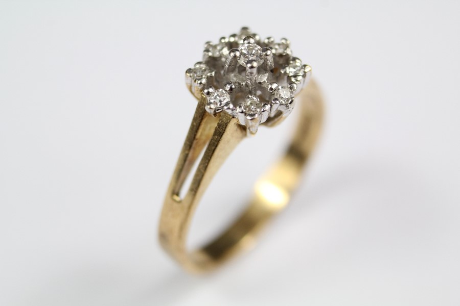 A 14ct Yellow Gold Diamond Ring - Image 2 of 2