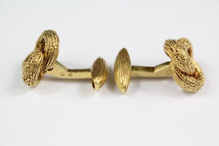 A Pair of 18ct Gold Gentleman's Continental Yellow Gold Knot Cufflinks - Image 2 of 4