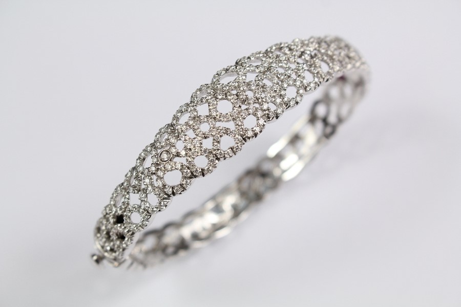 Roberto Coin - Mauresque 18ct White Gold and Diamond Cocktail Bracelet - Image 4 of 5