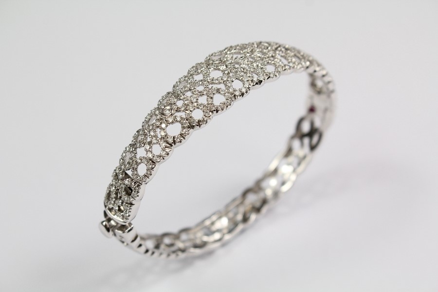 Roberto Coin - Mauresque 18ct White Gold and Diamond Cocktail Bracelet - Image 3 of 5
