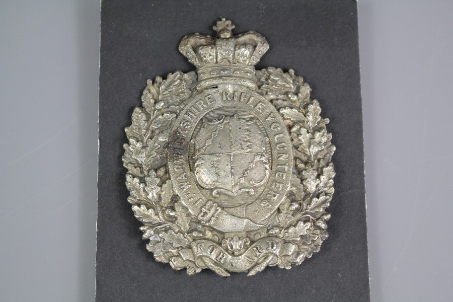 A Victorian Warwickshire Regiment Volunteers Officers Cross Belt Plate - Image 2 of 2