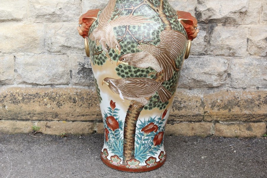 An Impressive Chinese Temple Vase - Image 3 of 7