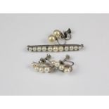 A 9ct White Gold and Pearl Bar Brooch