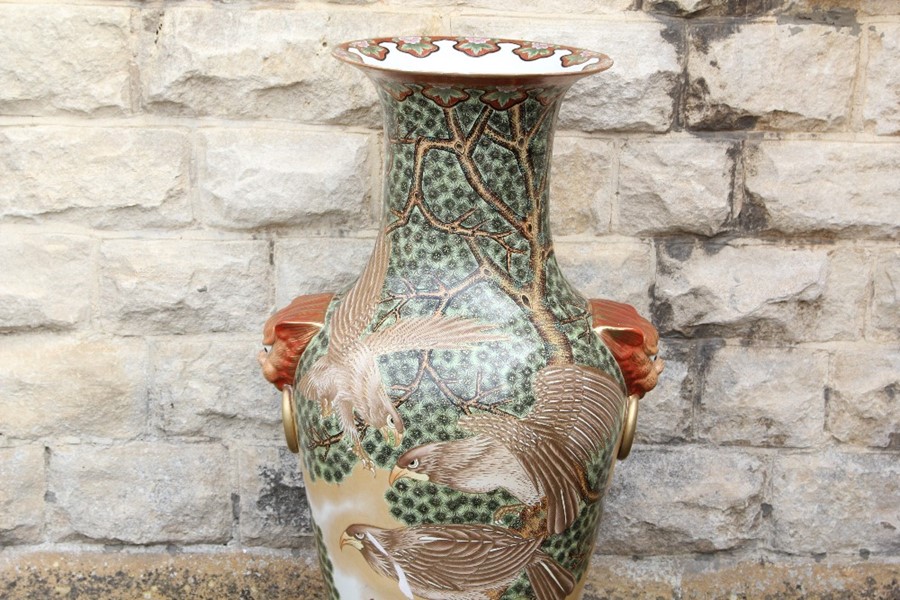 An Impressive Chinese Temple Vase - Image 2 of 7