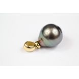 An 18ct Yellow Gold and Tahitian Black Pearl Drop Pendant