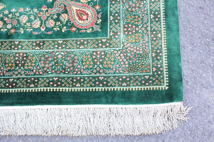 A Stunning Persian Emerald Green Pure Silk Qum Carpet/Wall Hanging - Image 4 of 5