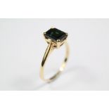 A Lady's 14/15ct Yellow Gold Green Tourmaline Ring