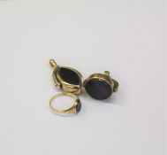 A 15ct Yellow Gold Fob