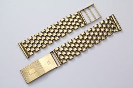 A Gentleman's 9ct Gold Wrist Watch Bracelet