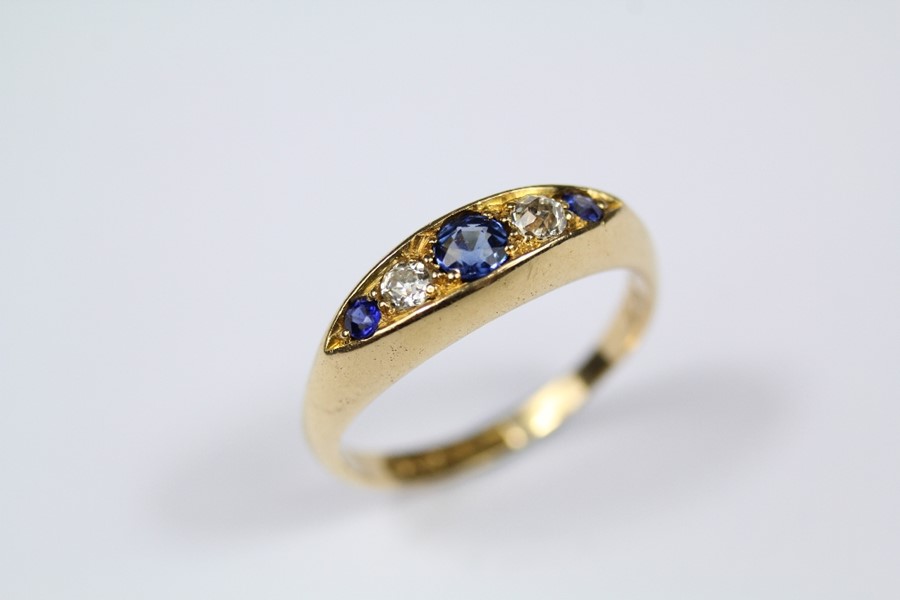 Antique 18ct Yellow Gold Sapphire and Diamond Ring - Image 2 of 3