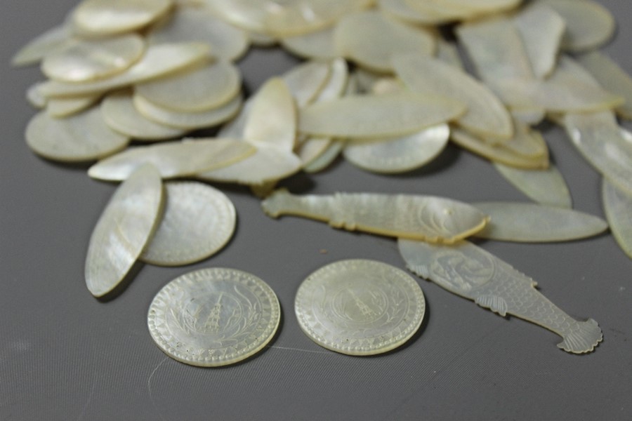 A Quantity of Chinese Mother of Pearl Counters - Image 2 of 4