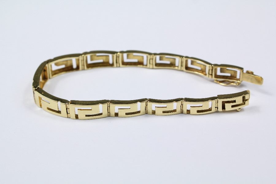An 18ct Yellow Gold Greek Key Bracelet - Image 2 of 2