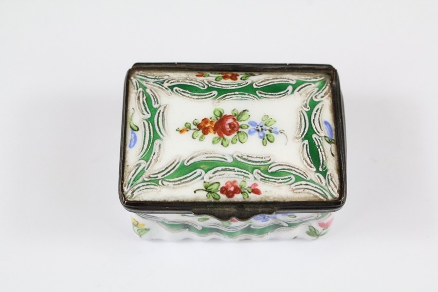 Three Georgian Bilston Enamel Mirrored Patch Boxes - Image 4 of 4