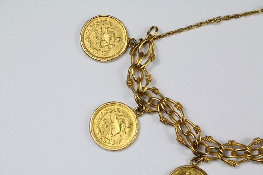 An 18ct Yellow Gold Double Chain Link Iranian Coin Bracelet - Image 5 of 8