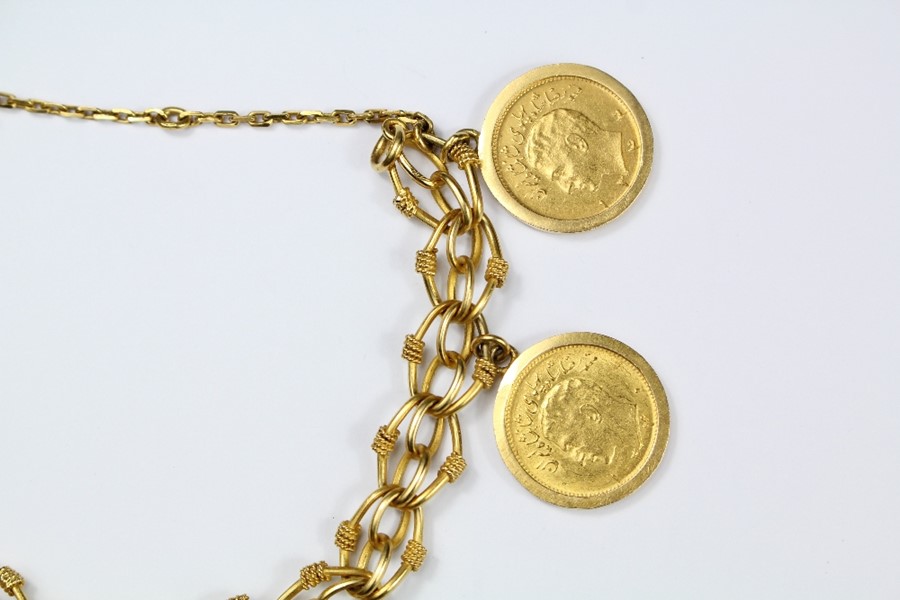 An 18ct Yellow Gold Double Chain Link Iranian Coin Bracelet - Image 4 of 8