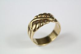 A 9ct Yellow Gold Knot Ring