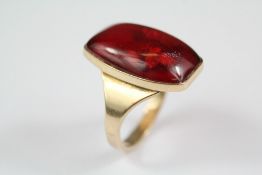 Vintage 9ct Gold and Red Amber Ring