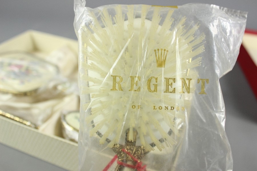 Regent of London Dressing Table Set - Image 3 of 5